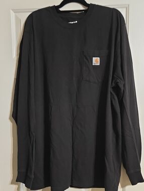 Carhartt Loose Fit Long-Sleeve Pocket Tee in Black with Logo Patch